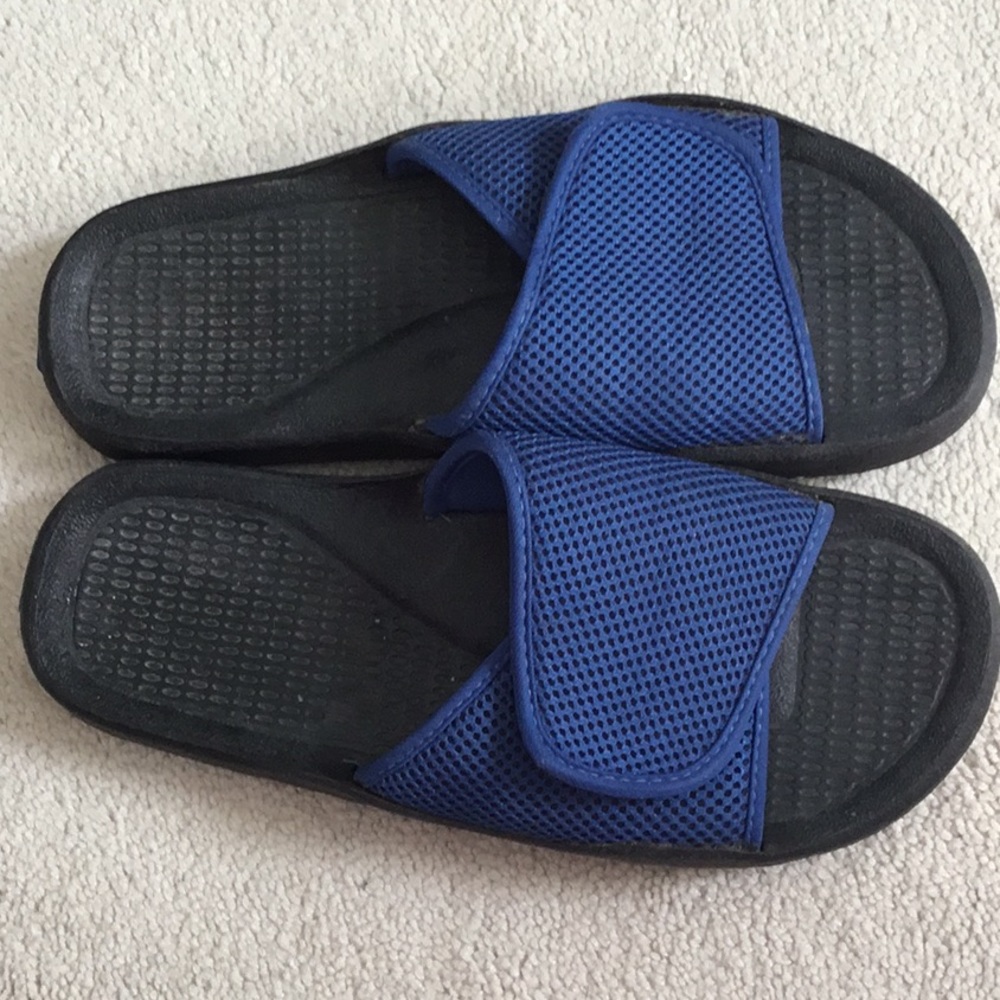 Slides, flip-flops